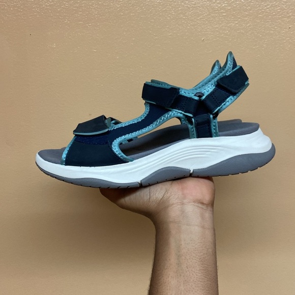 Clarks Women’s Wave 2.0 Skip Sandals Navy Nubuck - Picture 3 of 17